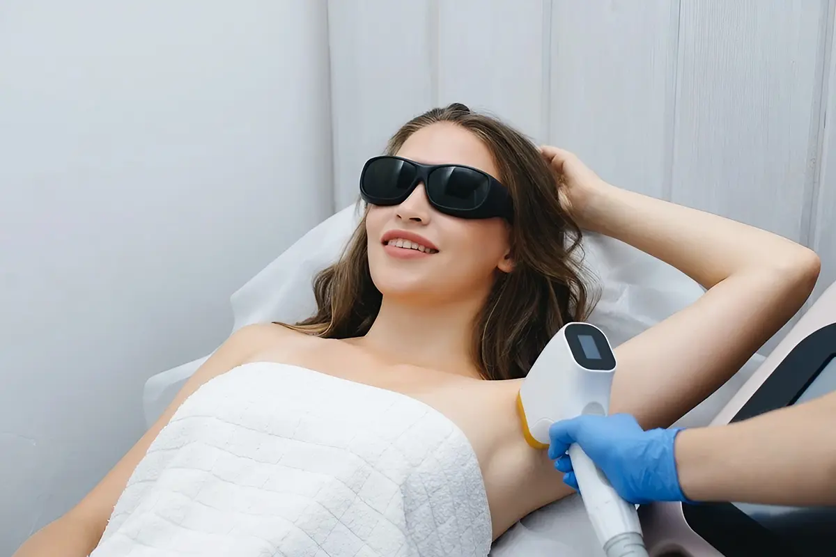 تقنية إزالة الشعر في عيادة ليزر الإبط في الامارات